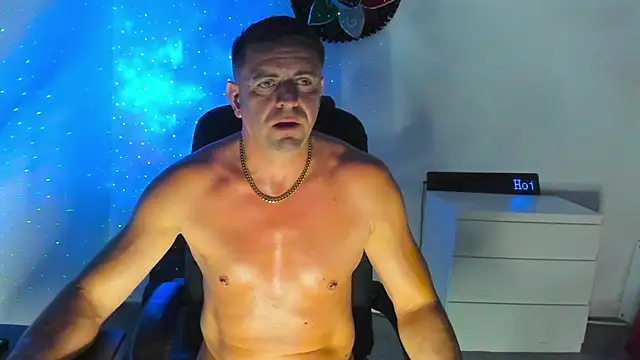 petr37pol online show from May 4, 2026, 9:50 pm