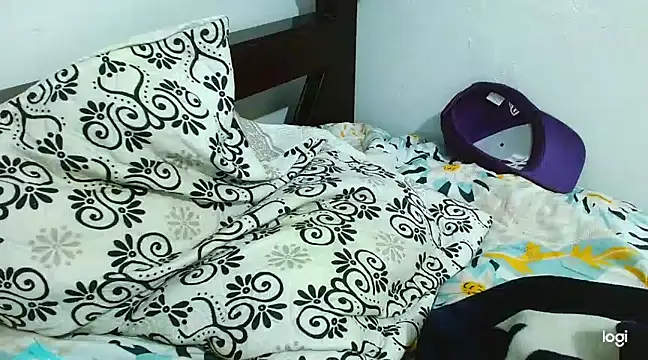 tomboyblue online show from March 13, 2025, 12:59 am