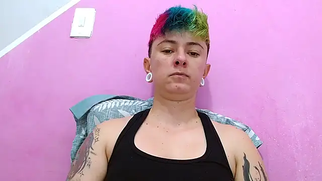 tomboyblue online show from October 6, 2025, 10:43 pm