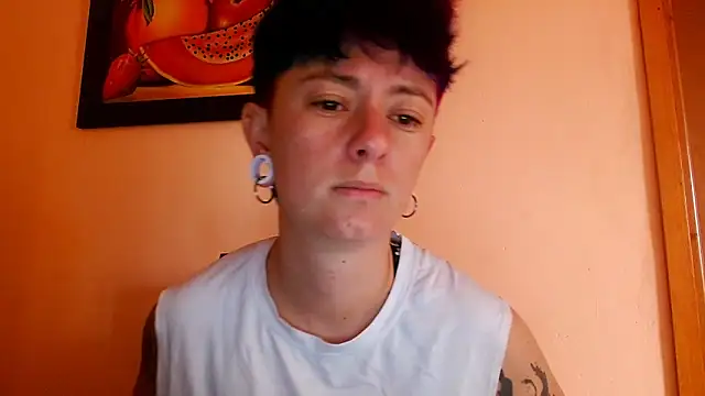 tomboyblue online show from June 19, 2026, 3:07 pm
