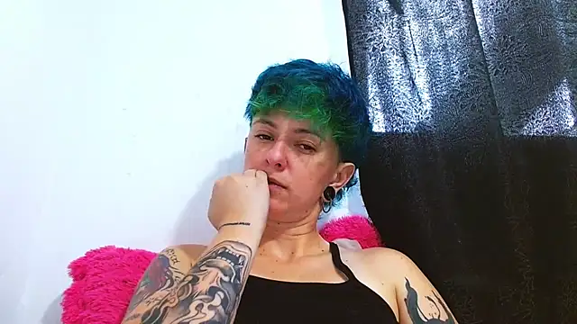 tomboyblue online show from April 15, 2026, 7:29 pm