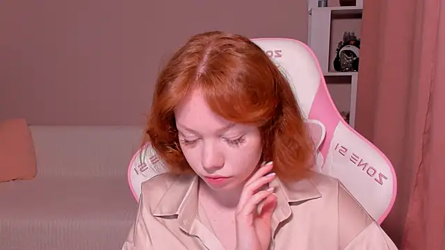 Snapshot of foxyMistrees chatting on January 26, 2025, 12:16 am foxyMistrees online show from January 26, 2025, 12:16 am