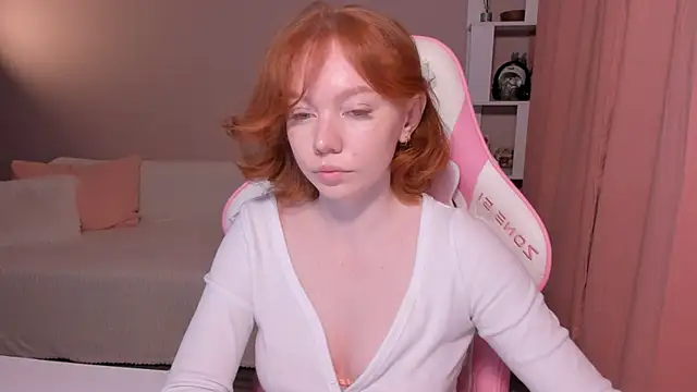 Snapshot of foxyMistrees chatting on March 11, 2025, 12:44 am foxyMistrees online show from March 11, 2025, 12:44 am
