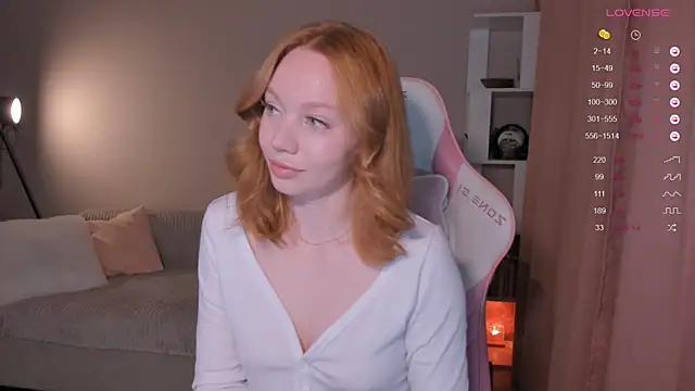 Snapshot of foxyMistrees chatting on October 10, 2025, 10:32 pm foxyMistrees online show from October 10, 2025, 10:32 pm