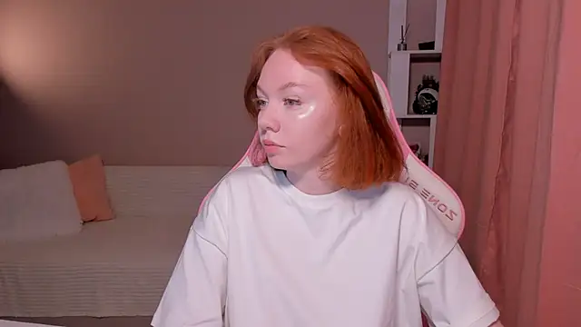Snapshot of foxyMistrees chatting on February 17, 2025, 11:54 pm foxyMistrees online show from February 17, 2025, 11:54 pm
