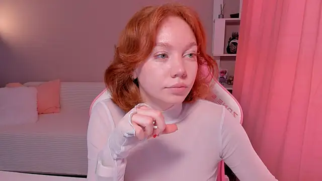 Snapshot of foxyMistrees chatting on February 26, 2025, 3:35 am foxyMistrees online show from February 26, 2025, 3:35 am