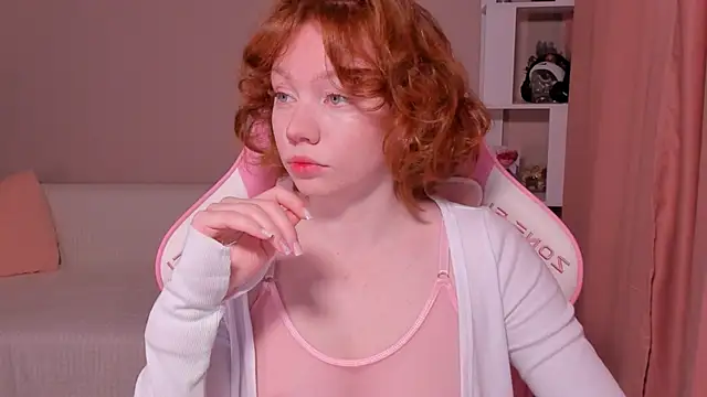 Snapshot of foxyMistrees chatting on January 27, 2025, 11:43 pm foxyMistrees online show from January 27, 2025, 11:43 pm