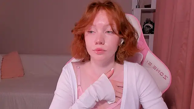 Snapshot of foxyMistrees chatting on January 28, 2025, 2:53 am foxyMistrees online show from January 28, 2025, 2:53 am
