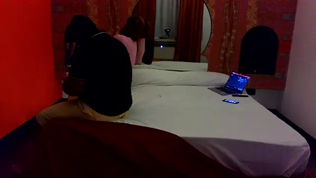 moviecouple online show from September 18, 2025, 3:37 pm