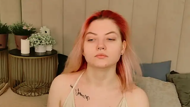 Lisa Adam online show from November 25, 2025, 5:02 pm