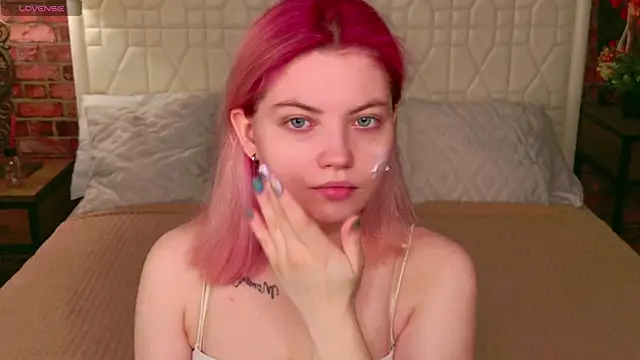 Lisa Adam online show from November 17, 2025, 5:06 pm