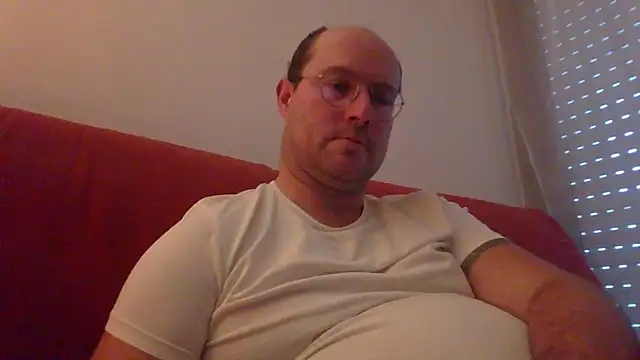 Snapshot of porompomperro chatting on December 29, 2024, 2:00 pm porompomperro online show from December 29, 2024, 2:00 pm