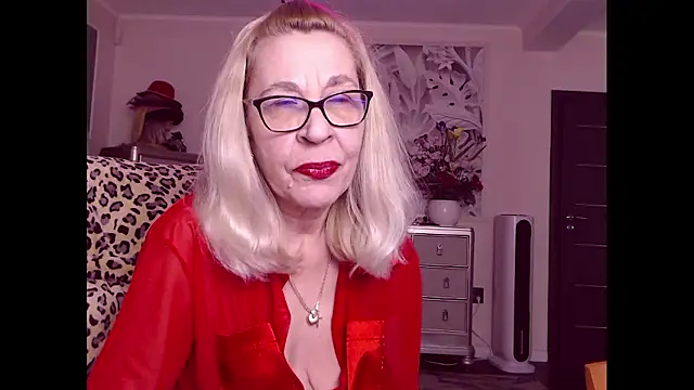 HornyMilf 555 online show from January 11, 2026, 1:29 pm