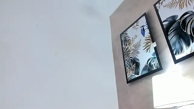 DahianaLincoln online show from November 17, 2025, 10:58 pm