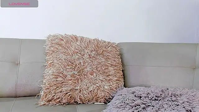 DahianaLincoln online show from October 29, 2025, 10:09 pm