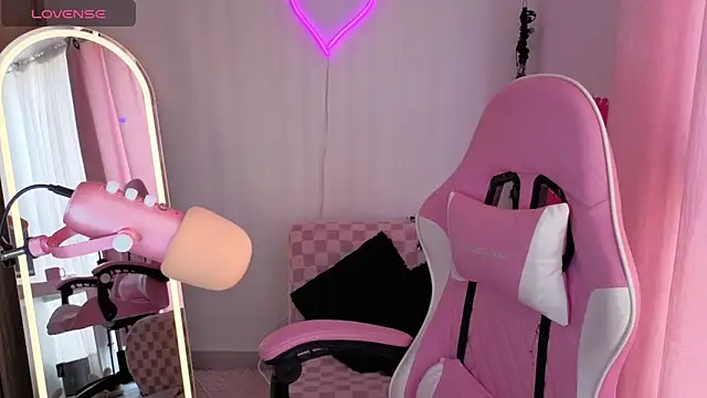 violet ch online show from September 22, 2025, 6:14 pm