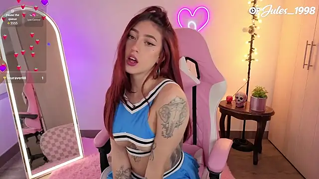 violet ch online show from April 7, 2026, 8:32 pm