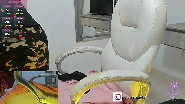 Snapshot of dahian_carter chatting on February 20, 2026, 10:39 am dahian carter online show from February 20, 2026, 10:39 am