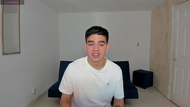 Snapshot of Ares_Johnson chatting on September 13, 2025, 1:55 pm Ares Johnson online show from September 13, 2025, 1:55 pm