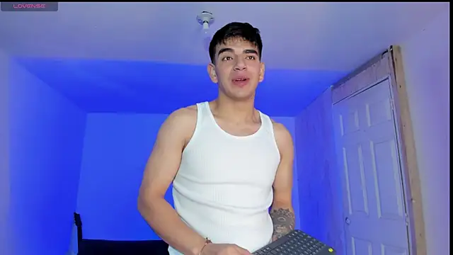 Ares Johnson online show from November 21, 2025, 11:53 am