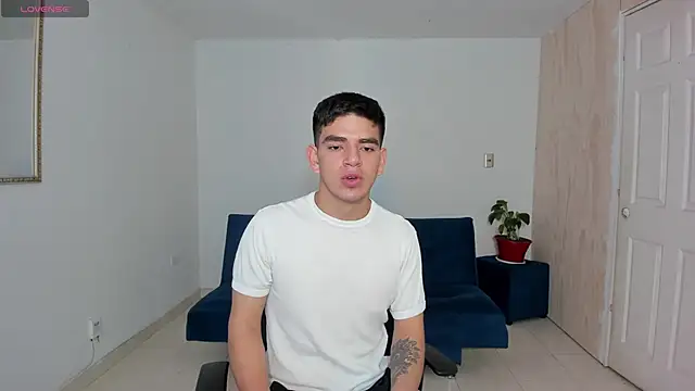Snapshot of Ares_Johnson chatting on September 11, 2025, 12:49 pm Ares Johnson online show from September 11, 2025, 12:49 pm