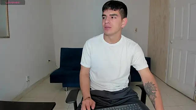Snapshot of Ares_Johnson chatting on September 19, 2025, 11:36 am Ares Johnson online show from September 19, 2025, 11:36 am