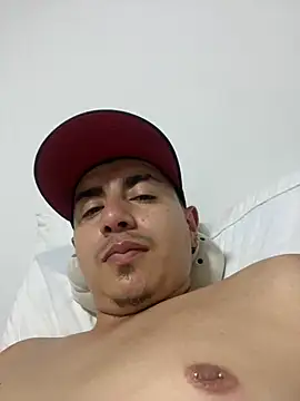 Snapshot of DanielGomez9 chatting on January 27, 2025, 4:41 am DanielGomez9 online show from January 27, 2025, 4:41 am