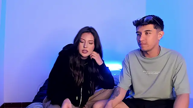 BradLovEmma  online show from February 8, 2025, 11:13 pm