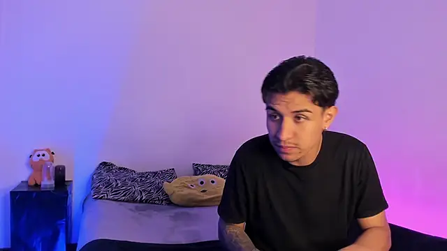 BradLovEmma  online show from January 13, 2025, 4:28 am