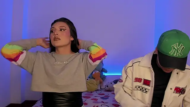 BradLovEmma  online show from February 13, 2025, 9:38 pm