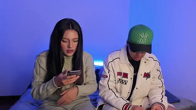 BradLovEmma  online show from February 10, 2025, 8:21 pm