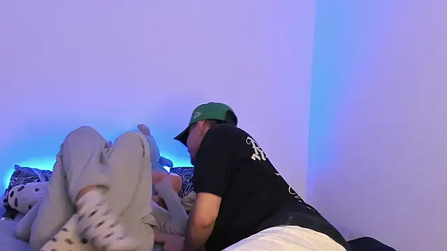 BradLovEmma  online show from February 28, 2025, 4:21 am