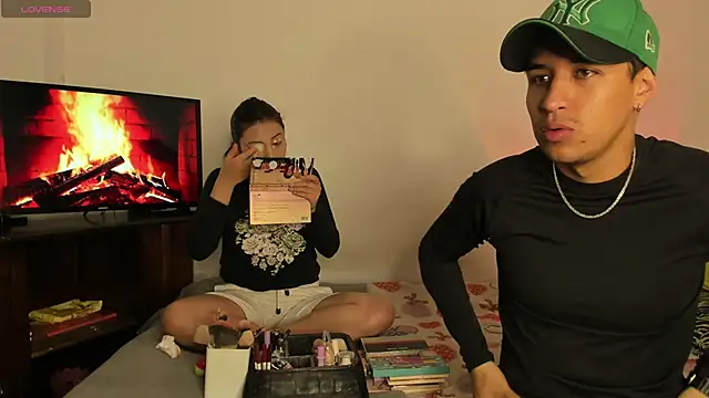 BradLovEmma  online show from September 30, 2025, 11:16 am