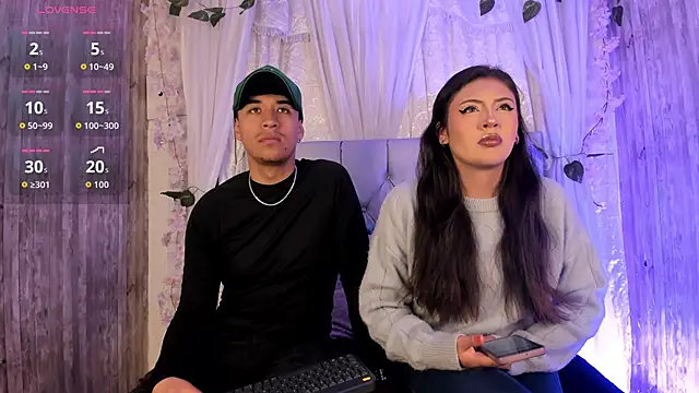 BradLovEmma  online show from October 21, 2025, 10:25 am