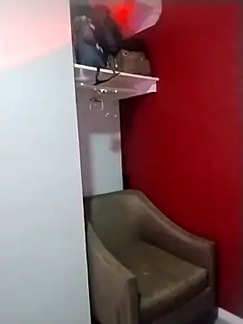 Snapshot of Puffgettingstuffed chatting on October 1, 2025, 12:20 pm Puffgettingstuffed online show from October 1, 2025, 12:20 pm