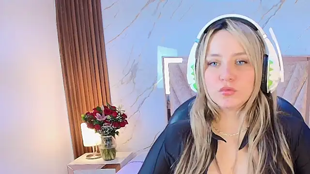 Annie mone online show from February 20, 2026, 10:12 pm