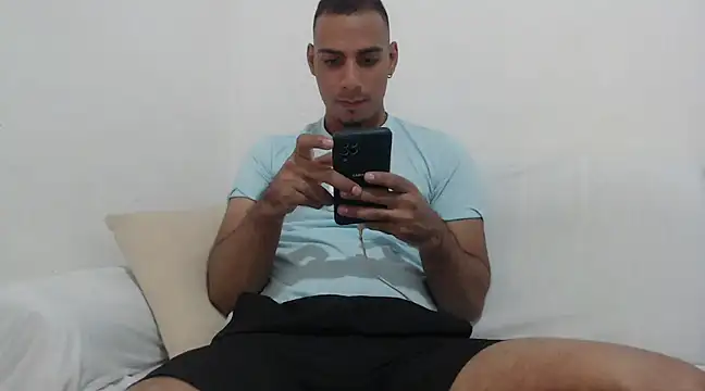 Snapshot of bonehur chatting on February 15, 2025, 8:34 pm bonehur online show from February 15, 2025, 8:34 pm