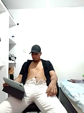 Snapshot of bonehur chatting on October 1, 2025, 9:51 pm bonehur online show from October 1, 2025, 9:51 pm