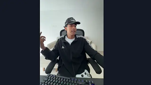 Snapshot of Tyler_prince chatting on November 28, 2025, 6:41 pm Tyler prince online show from November 28, 2025, 6:41 pm