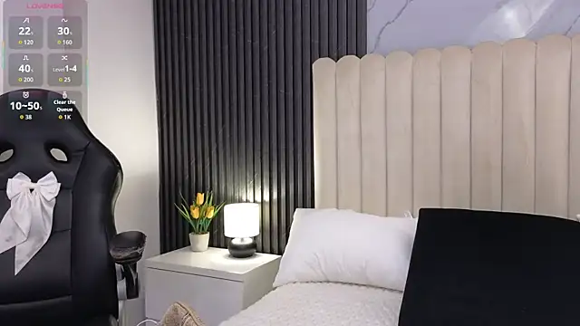 Madiee Rhea online show from April 7, 2026, 7:37 pm