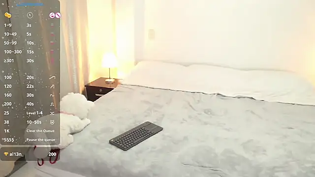 crissticutte online show from March 5, 2025, 8:00 am