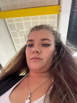 Snapshot of Holy_Tereza chatting on August 5, 2026, 3:39 pm Holy Tereza online show from August 5, 2026, 3:39 pm