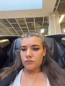 Snapshot of Holy_Tereza chatting on July 10, 2026, 3:23 pm Holy Tereza online show from July 10, 2026, 3:23 pm