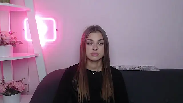 MilanaAngelAs online show from December 1, 2025, 8:42 pm