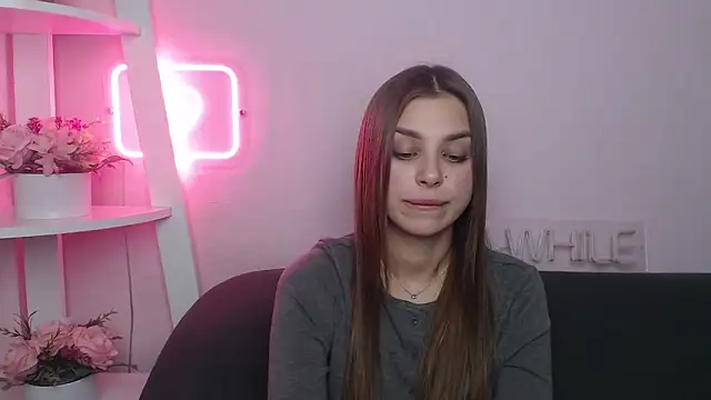 MilanaAngelAs online show from December 15, 2025, 8:58 pm