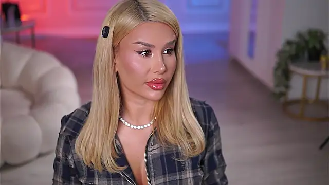 Snapshot of EvaZane chatting on February 17, 2026, 6:49 pm EvaZane online show from February 17, 2026, 6:49 pm