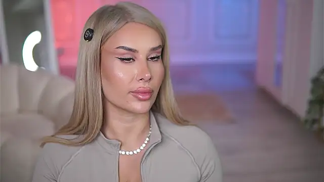 Snapshot of EvaZane chatting on February 2, 2026, 8:41 pm EvaZane online show from February 2, 2026, 8:41 pm