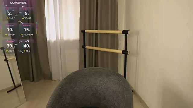 Snapshot of Addelin_Moon chatting on November 14, 2025, 4:43 pm Addelin Moon online show from November 14, 2025, 4:43 pm