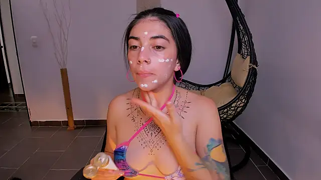 Nina-monroe online show from January 28, 2025, 8:26 pm