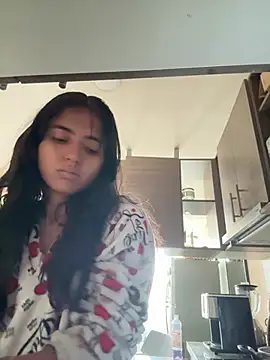 ViolettaSummer online show from May 18, 2026, 5:07 pm
